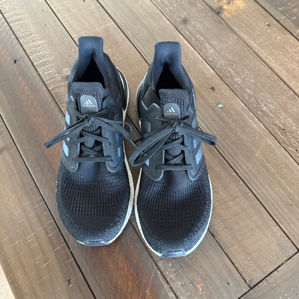 BLACK WOMENS 9.5 ULTRABOOST - Picture 2 of 4